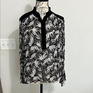 Black and White Butterfly Print Women's Top